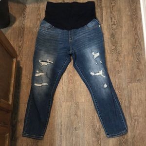 Distressed Maternity jeans